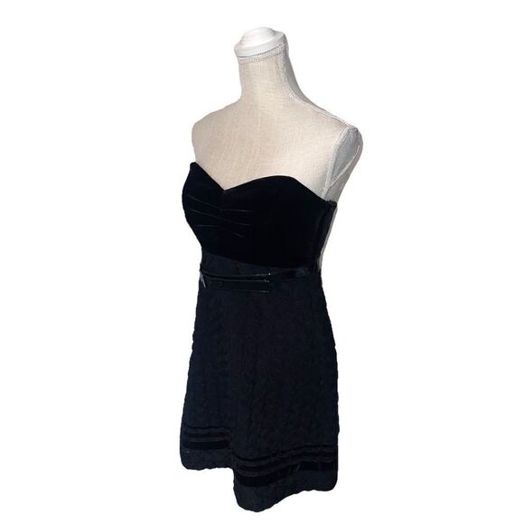 Betsey Johnson Vintage 90’s Velvet Rosette Strapless Sweetheart Mini Dress - Picture 7 of 14